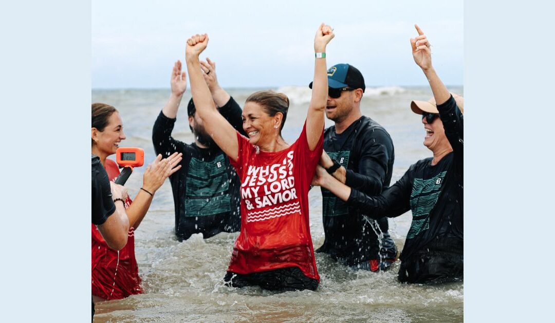 More Than 1,600 Baptised On Florida Beach